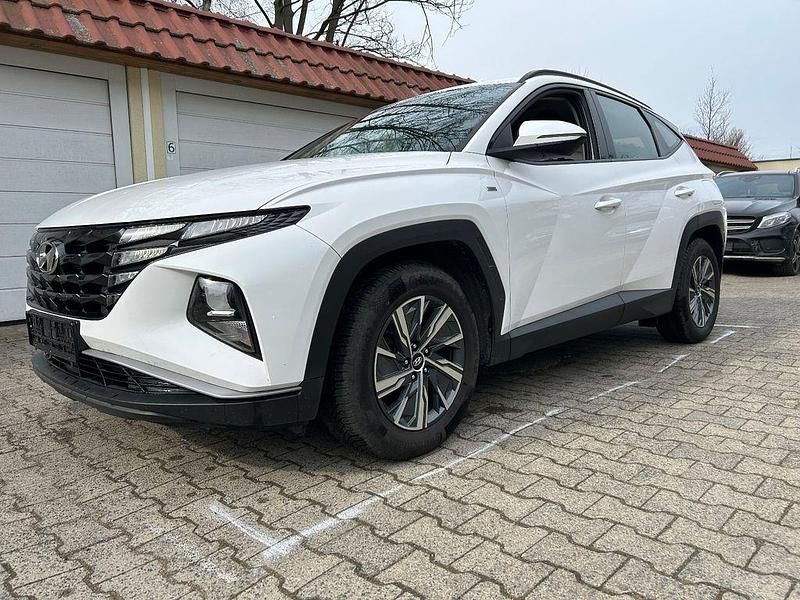 Gebraucht Hyundai Tucson Select 136 PS (100 kW) 2023 Weiß SUV