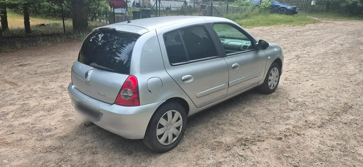 Gebraucht Renault Clio II 75 PS (55 kW) 2009 Silber Kleinwagen