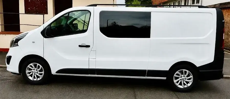 Używany Opel Vivaro 120 KM (88 kW) 2015 Biały Minivan