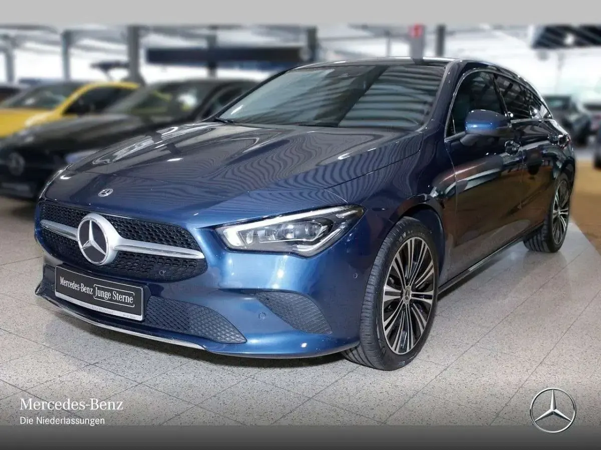 Gebraucht Mercedes CLA250e Progressive 160 PS (117 kW) 2022 Denimblau Limousine