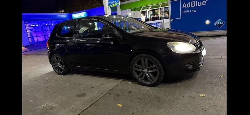 Schwarz Gebraucht 2010 VW Golf VI Highline Limousine | 4.999 € (Fairer Preis) - Bild 1/4