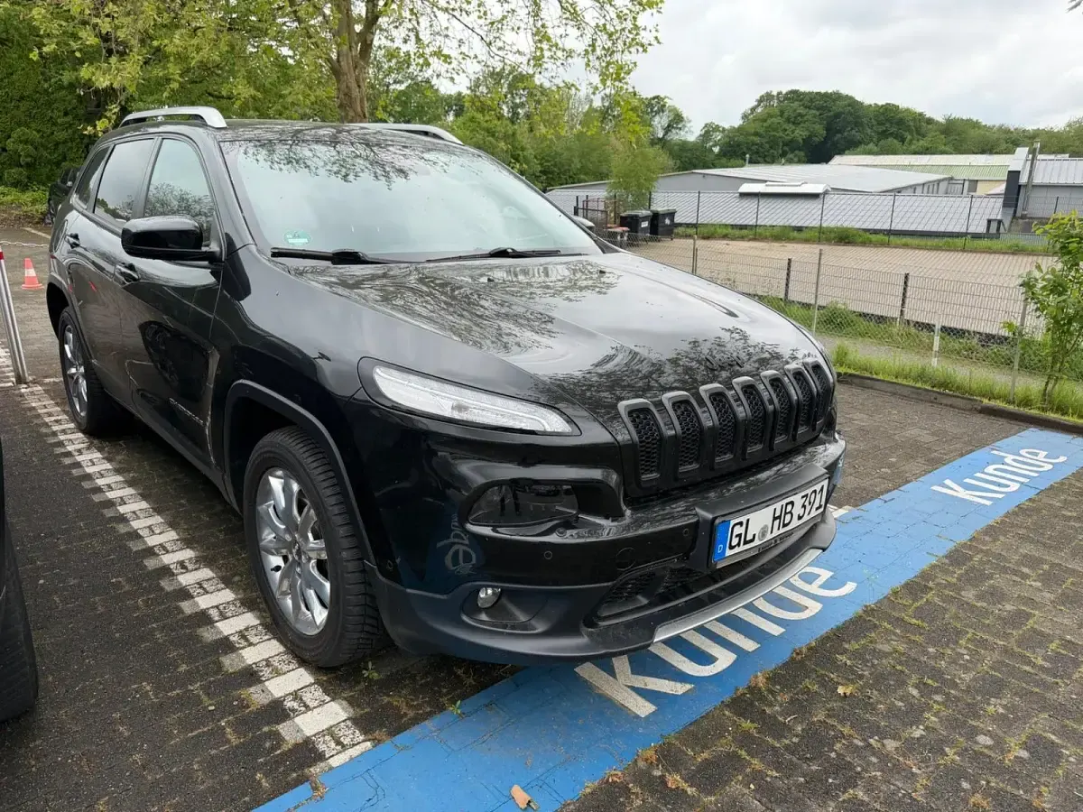 Second-hand Jeep Cherokee 200 CP (147 kW) 2015 Negru SUV