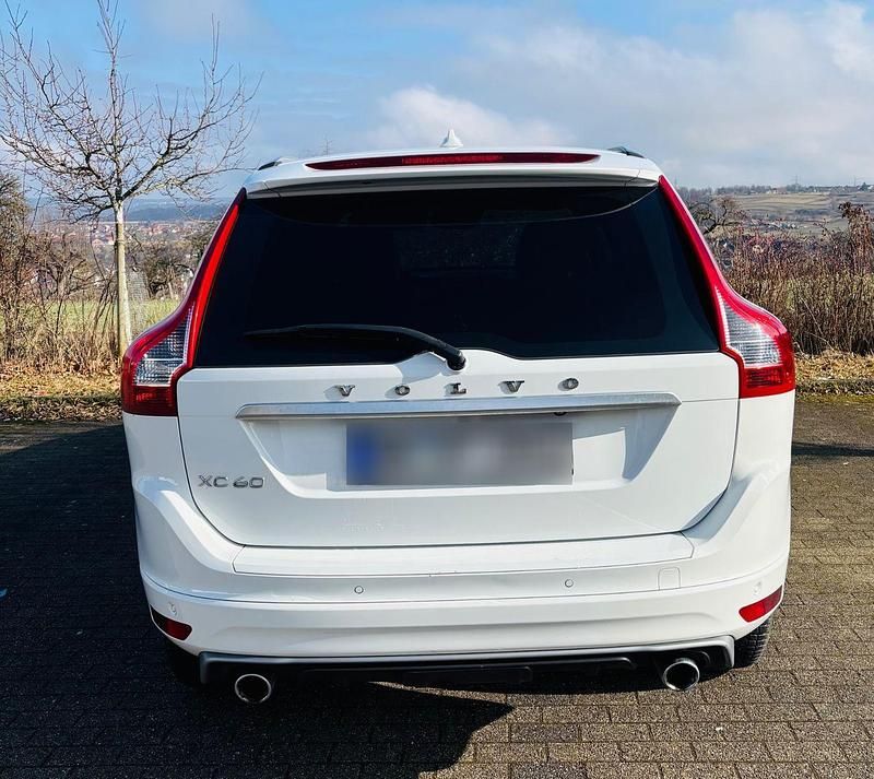 Gebraucht Volvo XC60 Summum 190 PS (139 kW) 2015 Weiß SUV