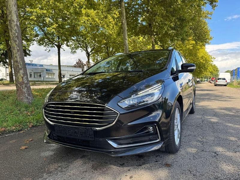 Gebraucht Ford S-MAX Titanium 150 PS (110 kW) 2020 Schwarz Van / Kleinbus