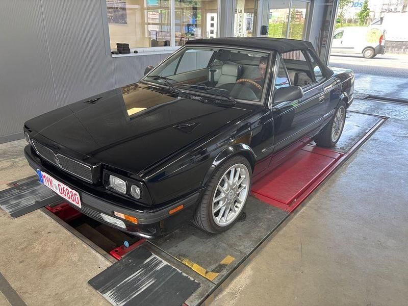 Schwarz Gebraucht 1991 Maserati 430 Cabrio | 16.980 € - Bild 1/4
