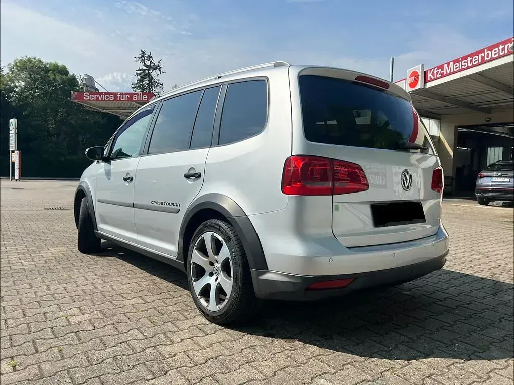 Gebraucht VW Touran Cross 105 PS (77 kW) 2011 Silber Van / Kleinbus