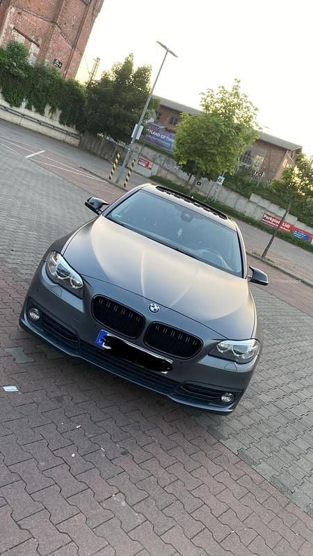 Gebraucht BMW 520 190 PS (139 kW) 2016 Grau Limousine