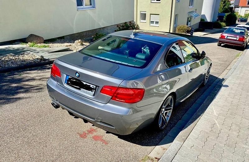 Gebraucht BMW 325 M Sport 218 PS (160 kW) 2012 Grau Coupé