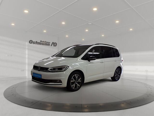 Gebraucht VW Touran Highline 150 PS (110 kW) 2021 Weiß Van / Kleinbus