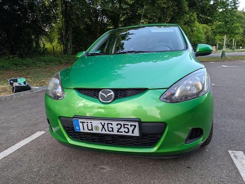 Gebraucht Mazda 2 Independence 86 PS (63 kW) 2009 Grün Kleinwagen
