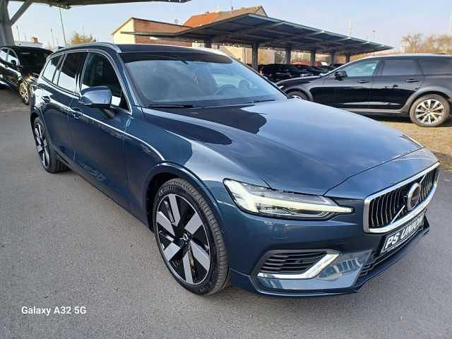 Gebraucht Volvo V60 Plus 398 PS (292 kW) 2024 Blau / denim blue Kombi
