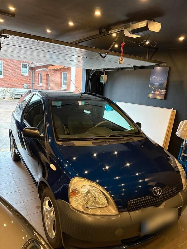 Gebraucht Toyota Yaris 69 PS (50 kW) 2002 Blau Kleinwagen