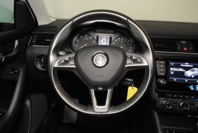 Gebraucht Skoda Octavia Joy 180 PS (132 kW) 2016 Weiß Kombi