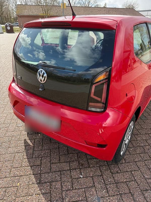 Second-hand VW up! 60 CP (44 kW) 2018 Roșu Hatchback