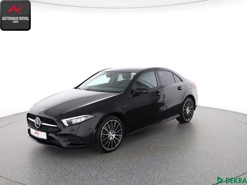Schwarz Gebraucht 2021 Mercedes A250 AMG Limousine | 25.469 € (Fairer Preis) - Bild 1/4