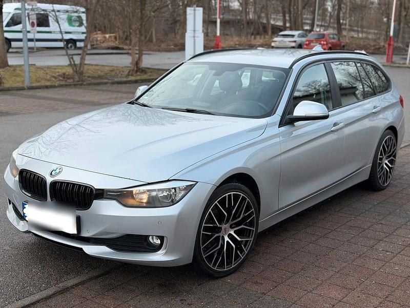 Gebraucht BMW 318 143 PS (105 kW) 2015 Silber Limousine