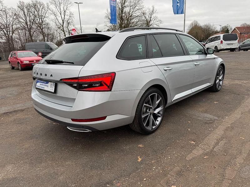 Gebraucht Skoda Superb SportLine 200 PS (147 kW) 2022 Silber Kombi