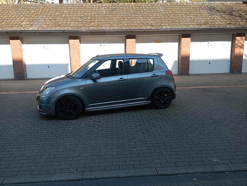 Gebraucht Suzuki Swift 92 PS (67 kW) 2005 Silber Kleinwagen