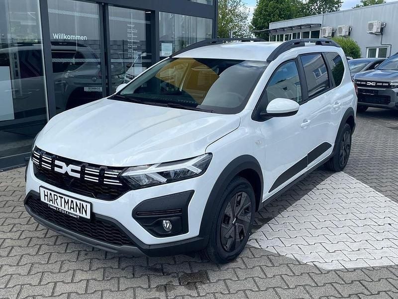 Weiß Neu 2025 Dacia Jogger Expression Limousine | 21.380 € (Guter Preis) - Bild 1/2