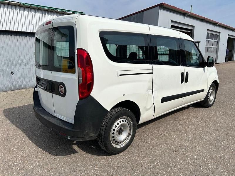 Gebraucht Fiat Doblò 95 PS (69 kW) 2018 Weiß Van / Kleinbus