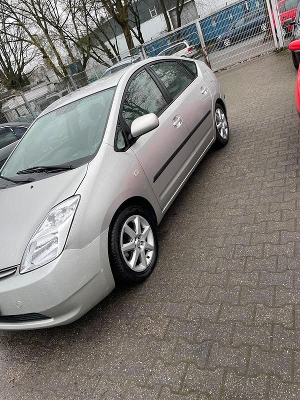 Gebraucht Toyota Prius 77 PS (56 kW) 2004 Grau Kleinwagen