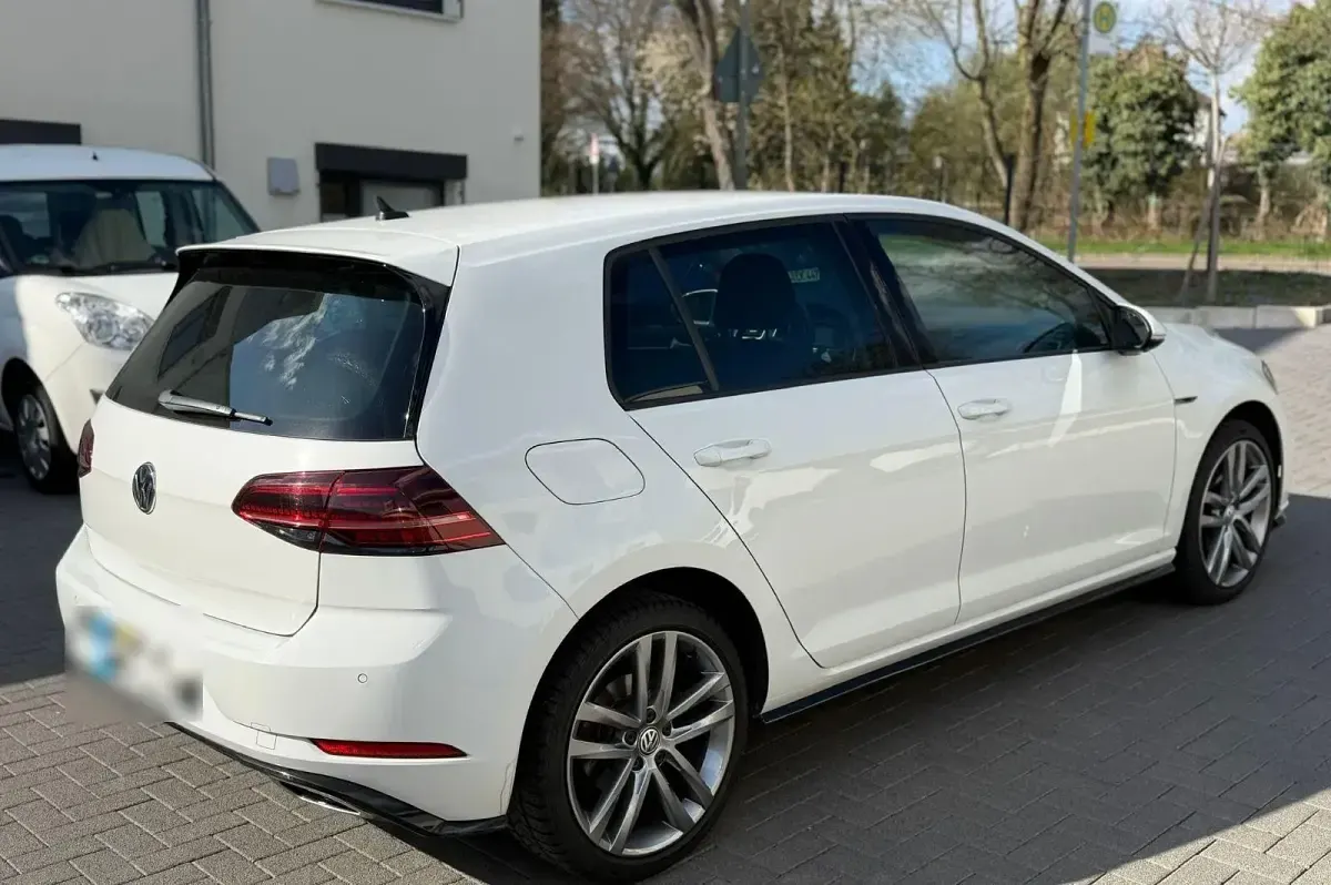 Gebraucht VW Golf VII R-line 150 PS (110 kW) 2019 Weiß Limousine