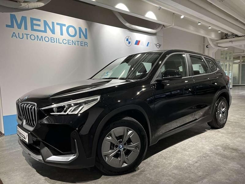 Schwarz Gebraucht 2023 BMW iX1 Performance SUV | 35.890 € (Guter Preis) - Bild 1/3