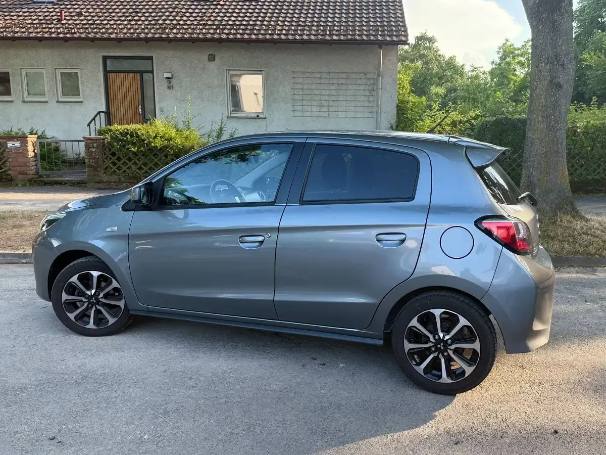 Gebraucht Mitsubishi Space Star Spirit+ 71 PS (52 kW) 2022 Grau Kleinwagen