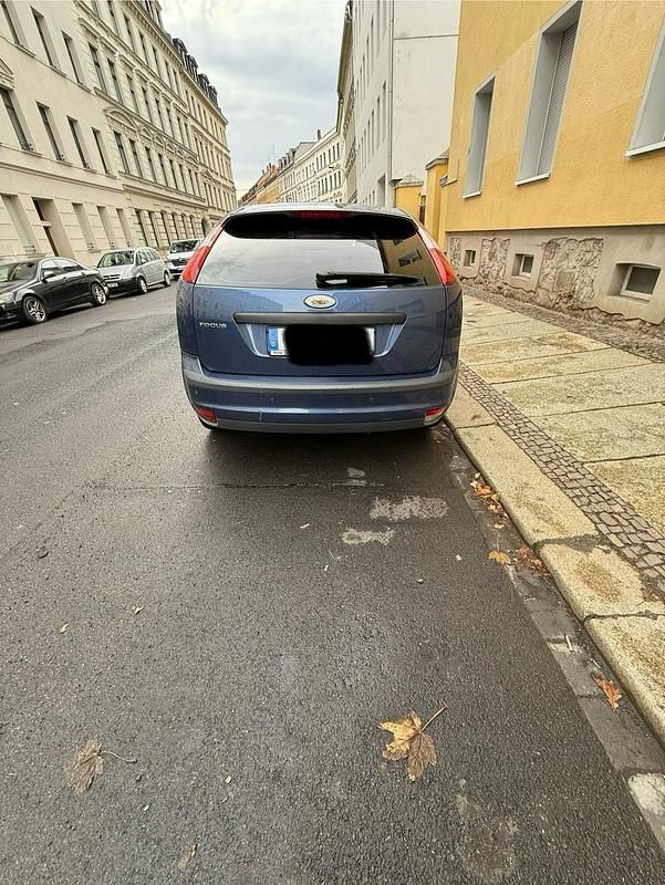 Gebraucht Ford Focus 101 PS (74 kW) 2006 Blau Limousine