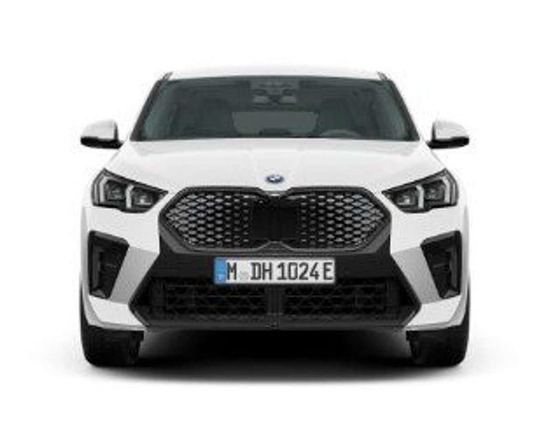 Neu BMW iX2 Performance 225 kW (306 PS) 2026 Alpinweiß uni SUV