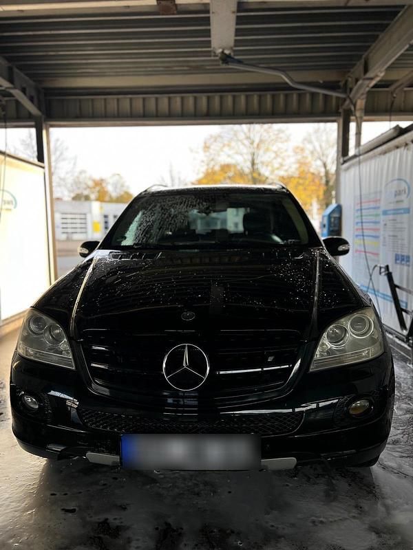 Schwarz Gebraucht 2006 Mercedes ML280 SUV | 6.500 € - Bild 1/4