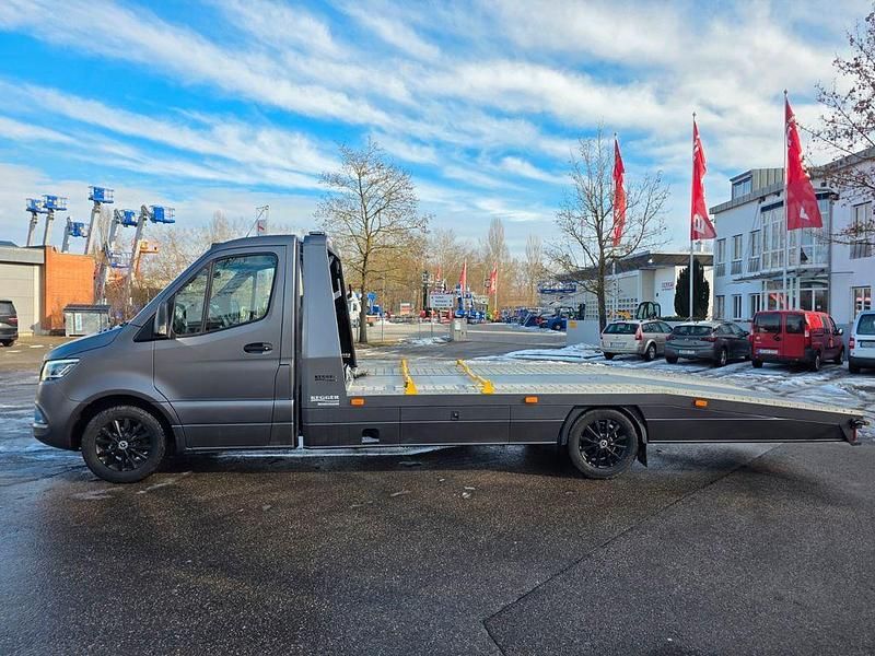 Gebraucht Mercedes Sprinter 190 PS (139 kW) 2023 Schwarz Van