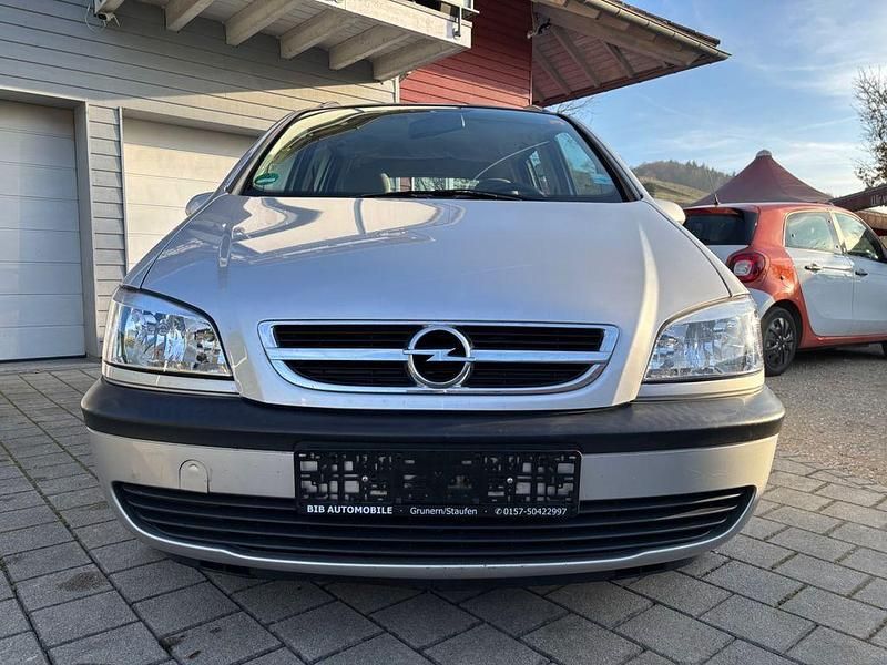 Gebraucht Opel Zafira Njoy 97 PS (71 kW) 2004 Silber Van / Kleinbus