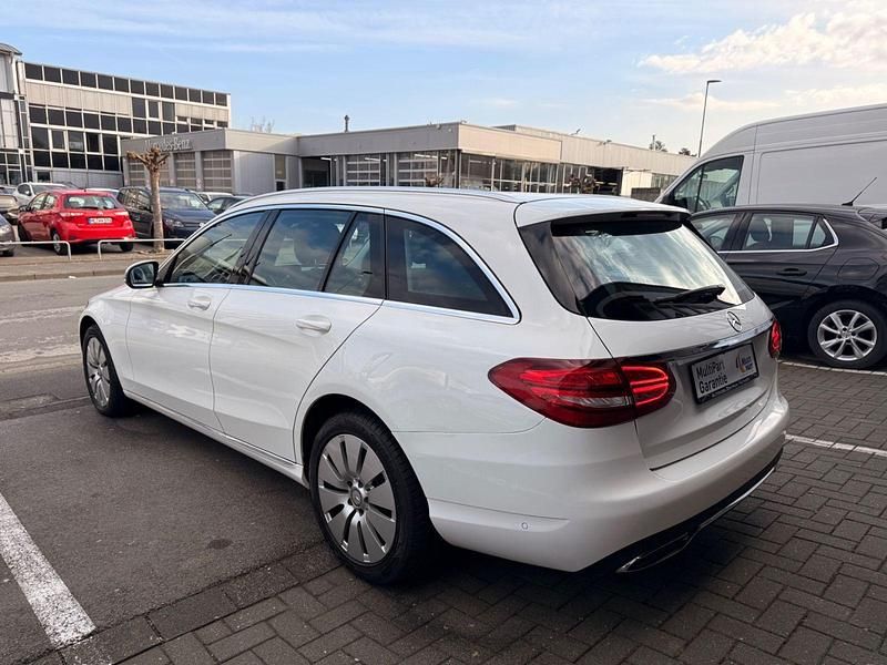 Gebraucht Mercedes C250 204 PS (150 kW) 2015 Weiß Kombi