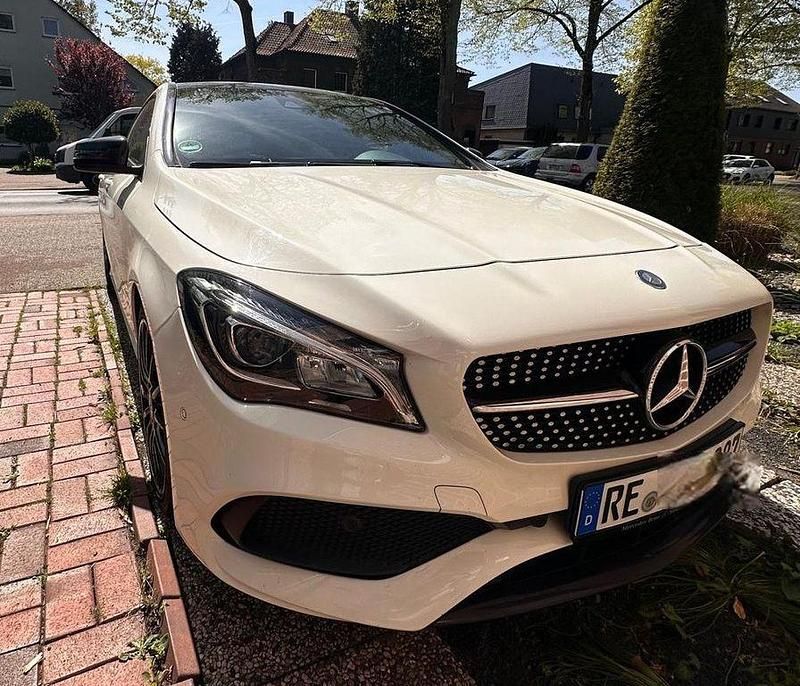 Gebraucht Mercedes CLA220 Shooting Brake 177 PS (130 kW) 2016 Weiß Kombi