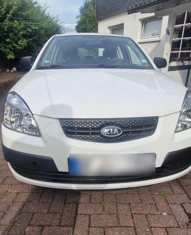 Gebraucht Kia Rio 97 PS (71 kW) 2009 Weiß Limousine