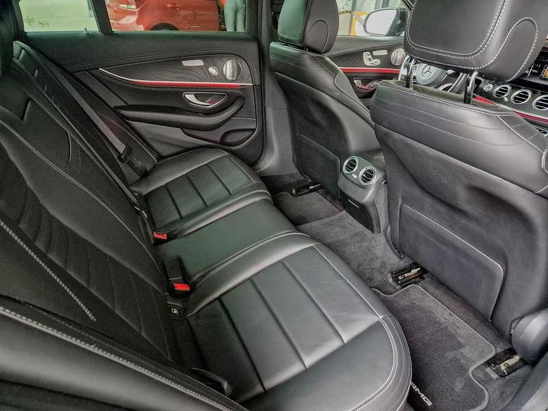 Gebraucht Mercedes E400 AMG 333 PS (244 kW) 2018 Schwarz Limousine