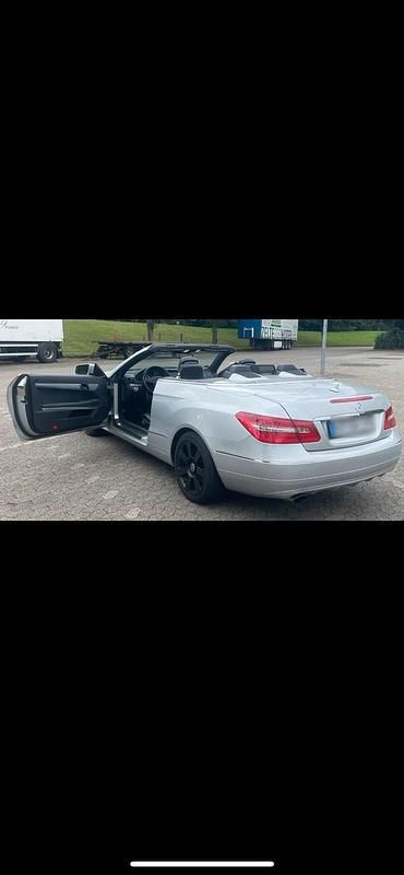 Second-hand Mercedes E220 170 CP (125 kW) 2011 Gri Cabrio
