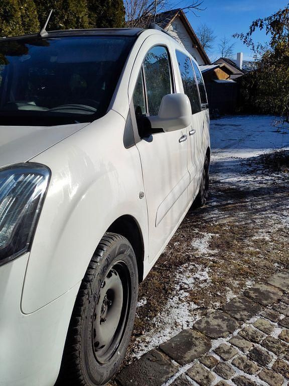 Weiß Gebraucht 2016 Citroën Berlingo PureTech Van / Kleinbus | 7.300 € (Guter Preis) - Bild 1/4