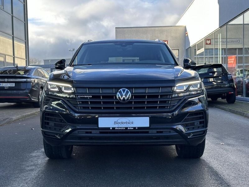 Gebraucht VW Touareg Elegance 381 PS (280 kW) 2021 Deep black perleffekt (metallic) SUV