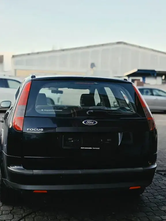Brugt Ford Focus 101 HK (74 kW) 2006 Blå Sedan
