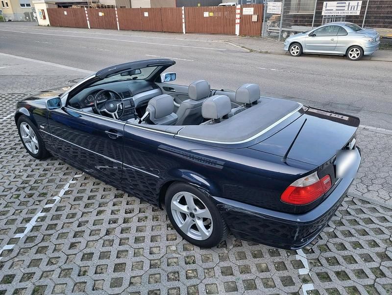 Gebraucht BMW 320 Cabriolet 170 PS (125 kW) 2002 Blau Cabrio