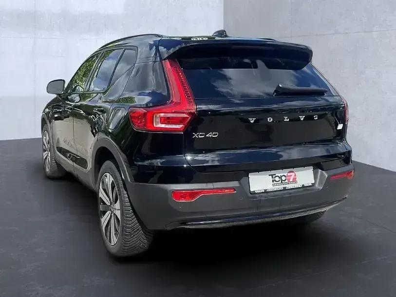 Używany Volvo XC40 Ultimate 185 kW (252 KM) 2023 Czarny SUV