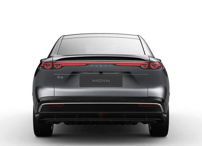 Neu Mazda 6e Takumi-Line 189 kW (258 PS) 2026 Grau Limousine