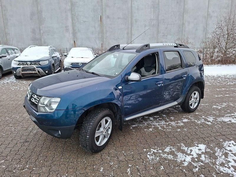 Blau Gebraucht 2017 Dacia Duster Lauréate SUV | 6.050 € (Superpreis) - Bild 1/4