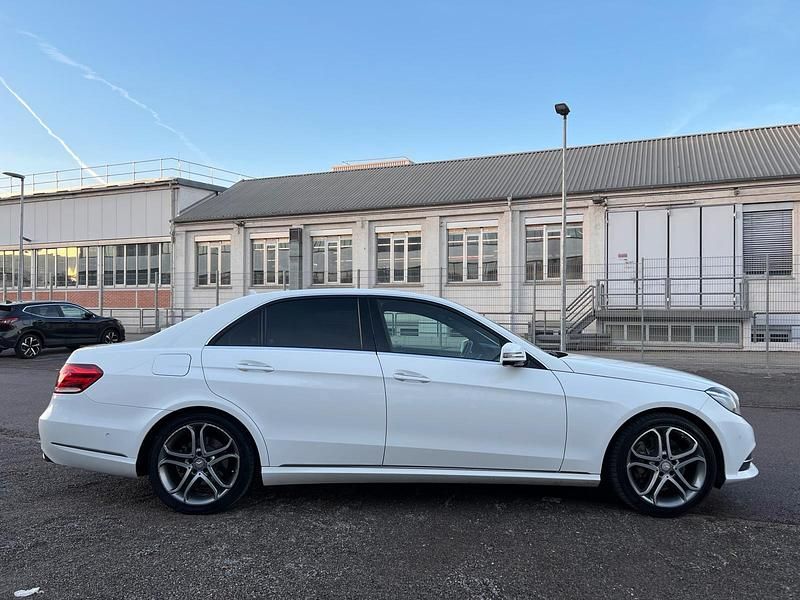 Gebraucht Mercedes E400 Avantgarde 333 PS (244 kW) 2014 Weiß Limousine
