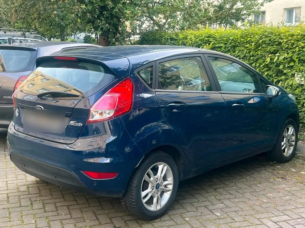 Gebraucht Ford Fiesta 80 PS (58 kW) 2016 Blau Kleinwagen