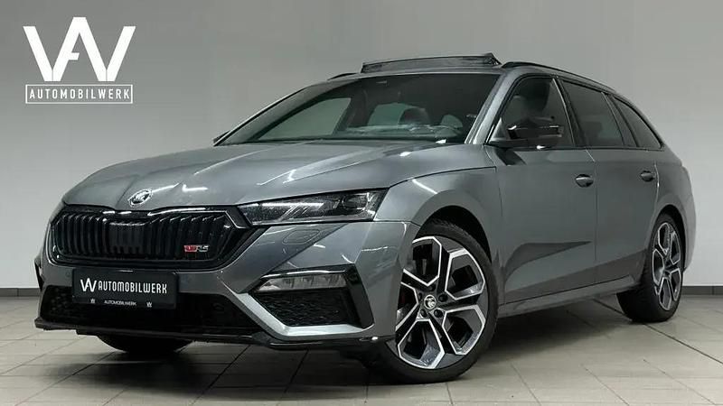 Grau Gebraucht 2024 Skoda Octavia RS Limousine | 37.890 € (Fairer Preis) - Bild 1/4