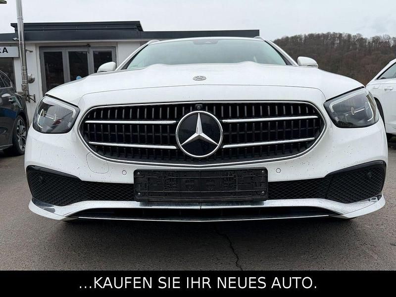 Gebraucht Mercedes E220 194 PS (142 kW) 2021 Weiß Kombi
