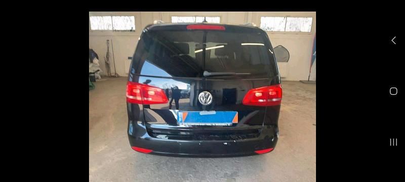 Gebraucht VW Touran Life 140 PS (102 kW) 2014 Schwarz Van / Kleinbus